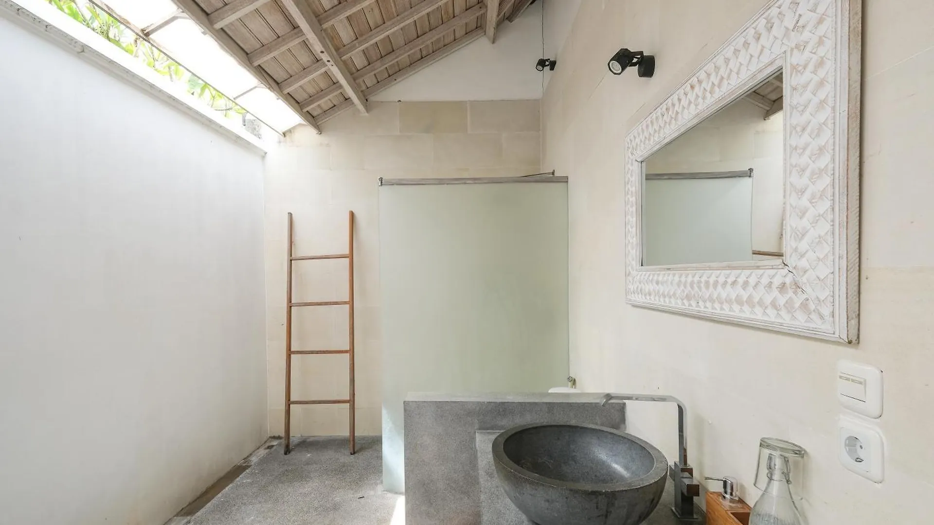 Uluwatu Secret Oasis Villa Bingin